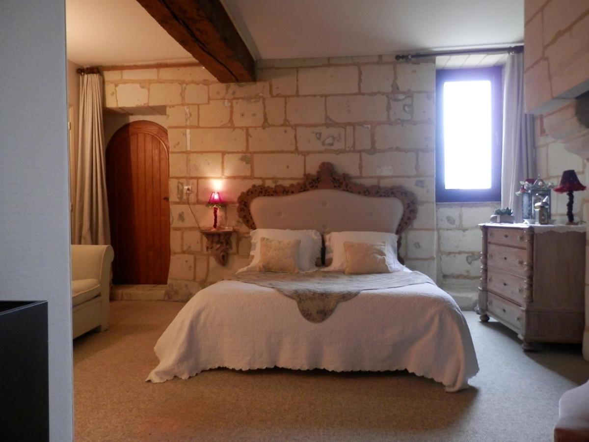 Bed and Breakfast Le Prieure Montsoreau Exterior foto